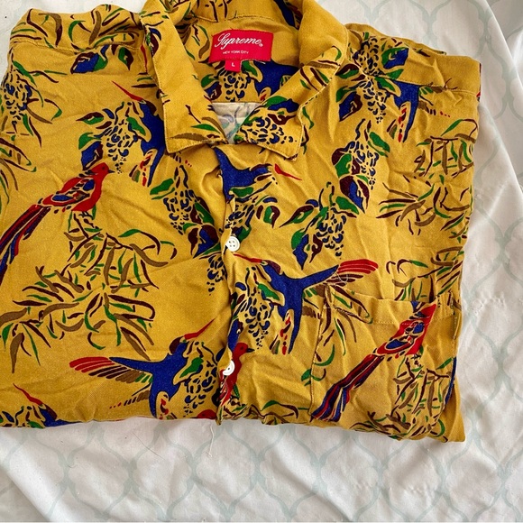 Supreme Yellow Shirt with Bird Print - Picture 1 of 3
